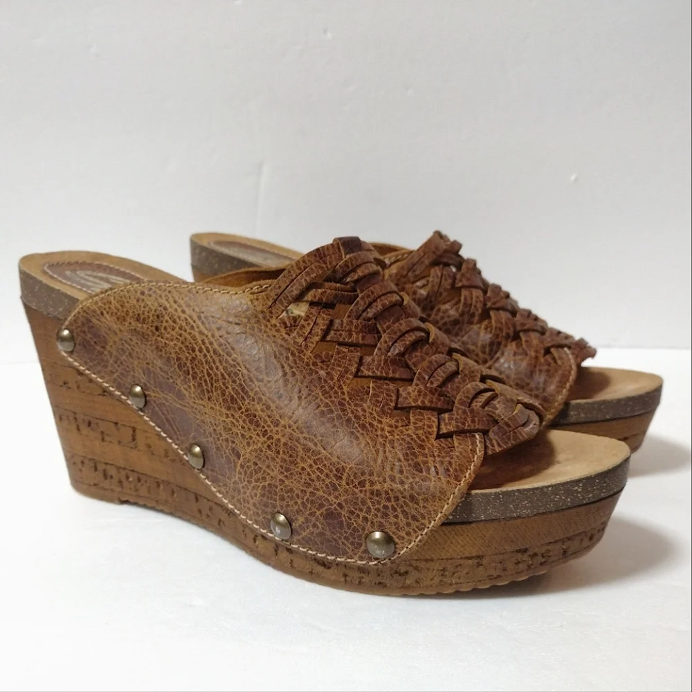 Sbicca Vintage Women's Genesis Woven Leather Slip-On Platform Wedge Sandals 41